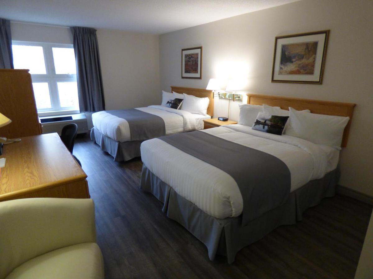Chateau Logue Hotel Maniwaki Εξωτερικό φωτογραφία