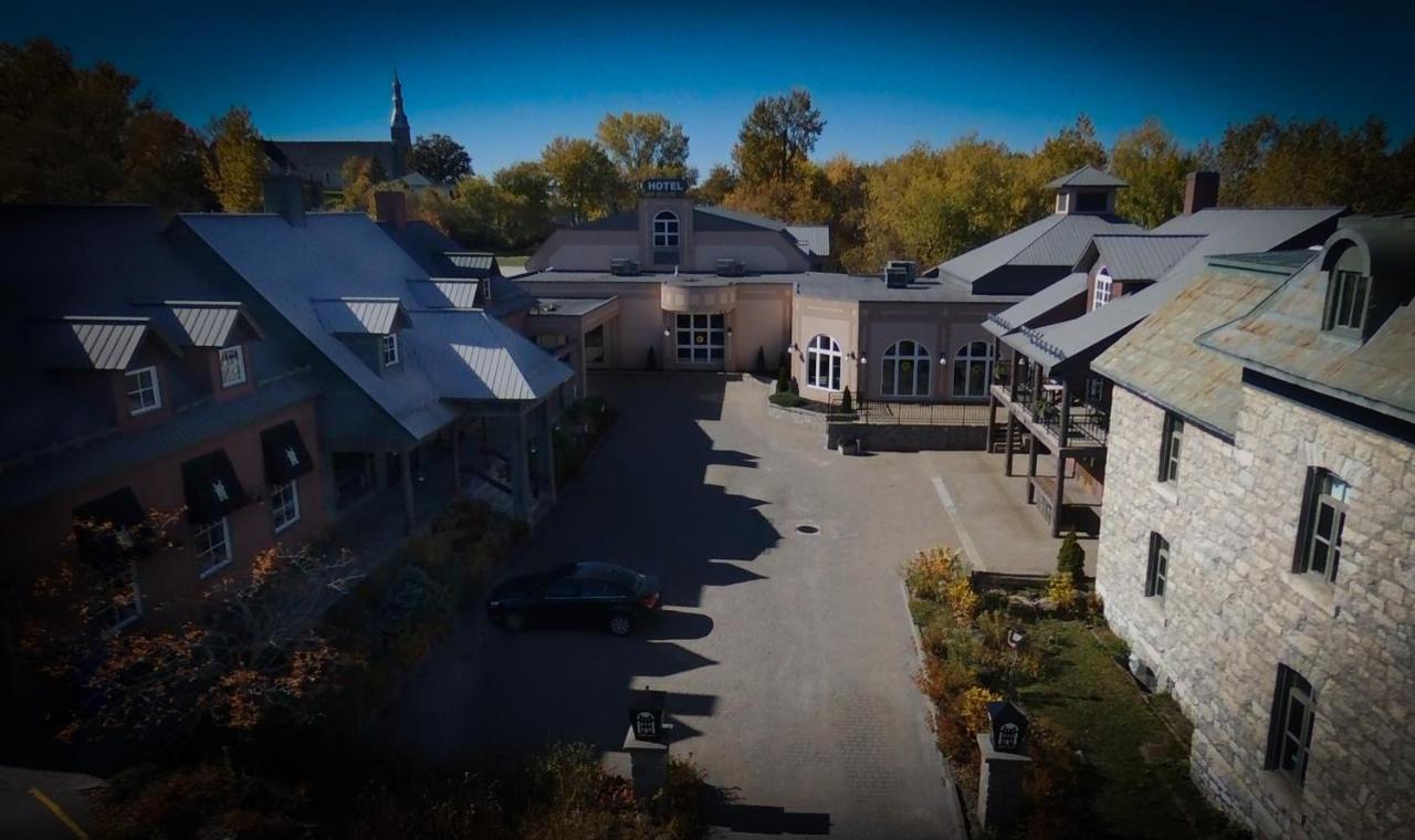 Chateau Logue Hotel Maniwaki Εξωτερικό φωτογραφία
