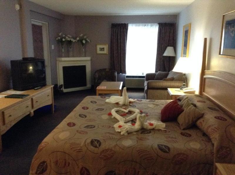Chateau Logue Hotel Maniwaki Εξωτερικό φωτογραφία